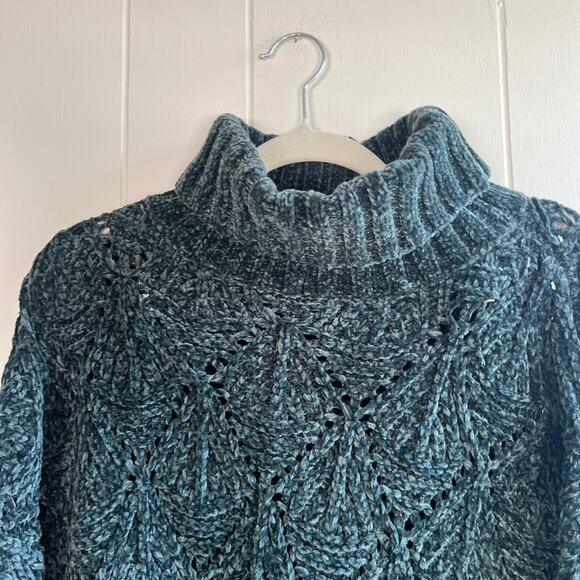 POL Chenille knit Green Turtleneck Oversized Cropped Sweater - Picture 3 of 8